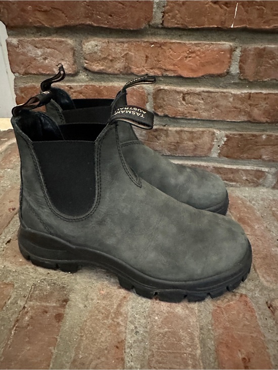Blundstone Shoes - Blundstone 2239 Women's Charcoal Chelsea Ankle Boots Lug Sole